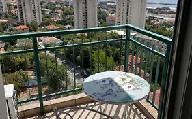 Apartment With Amazing City View